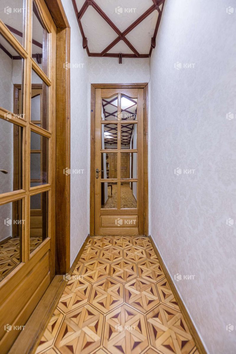 1832537468300663