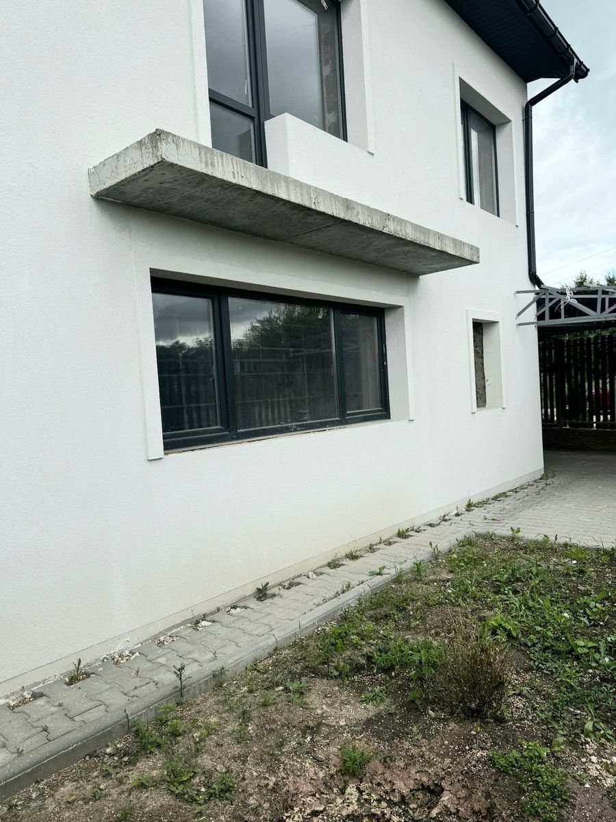 1838986330323663
