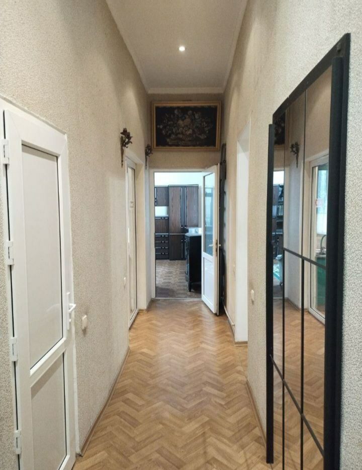 1832739809648667