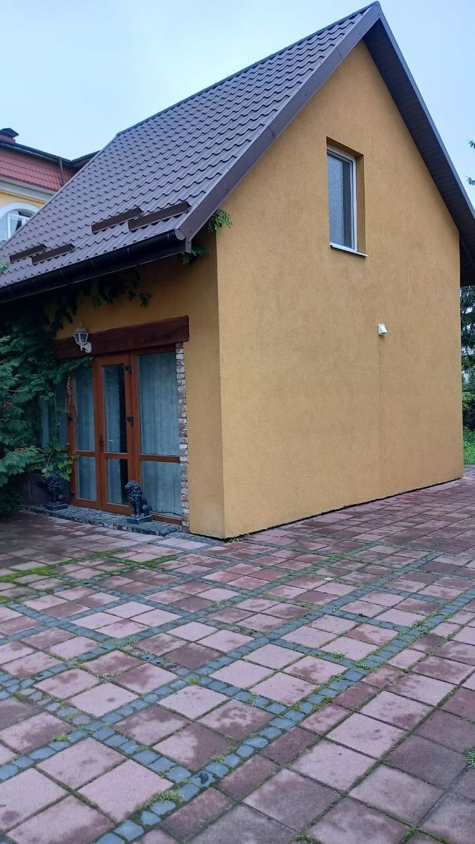 1835889429591668