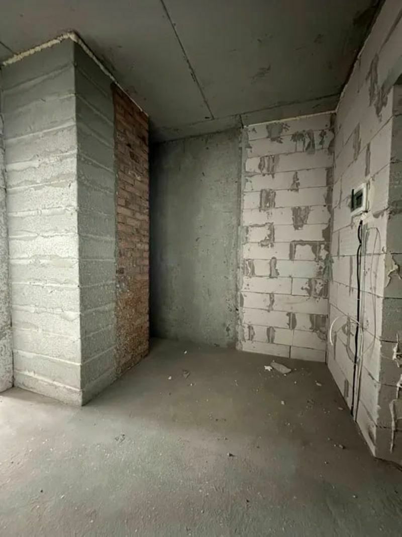 1834180001667670