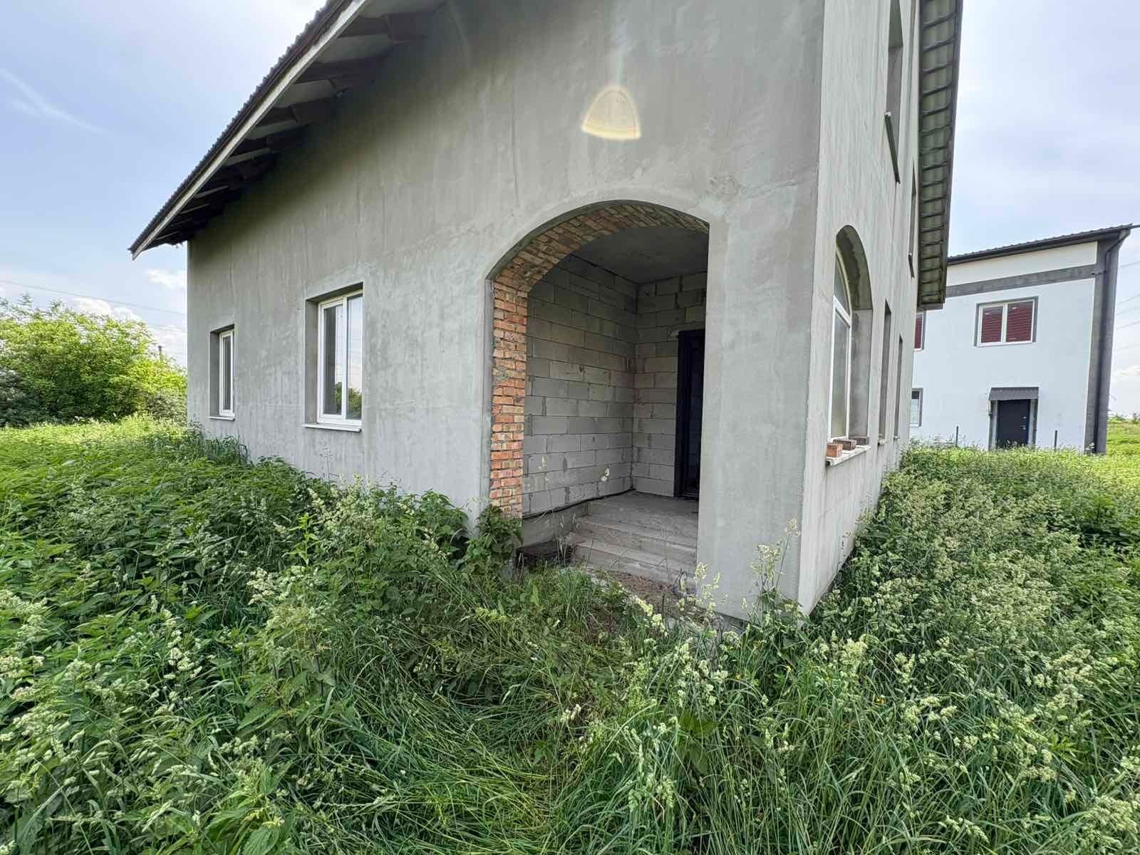 1835476540821670