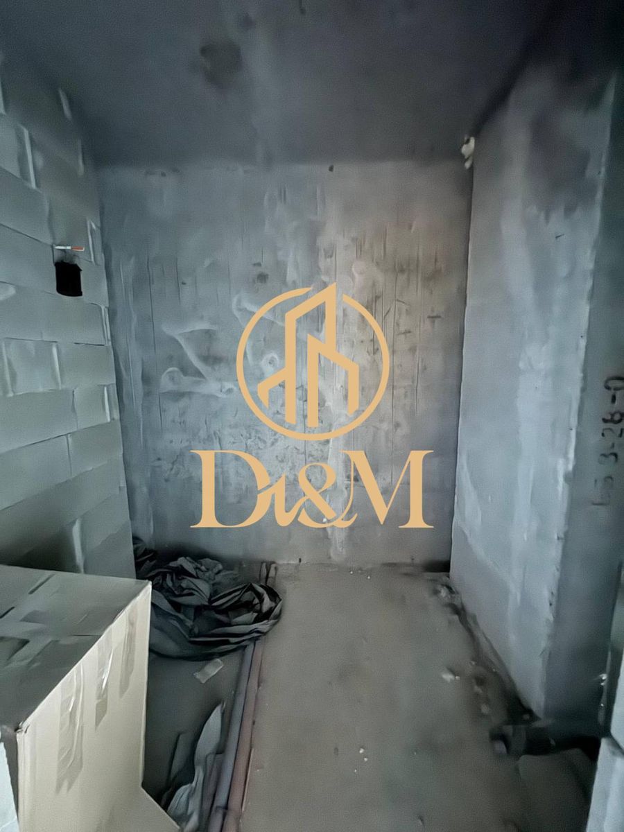 1839623809632670