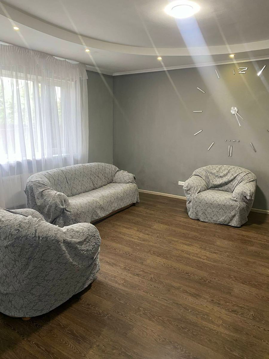 1831806647449671