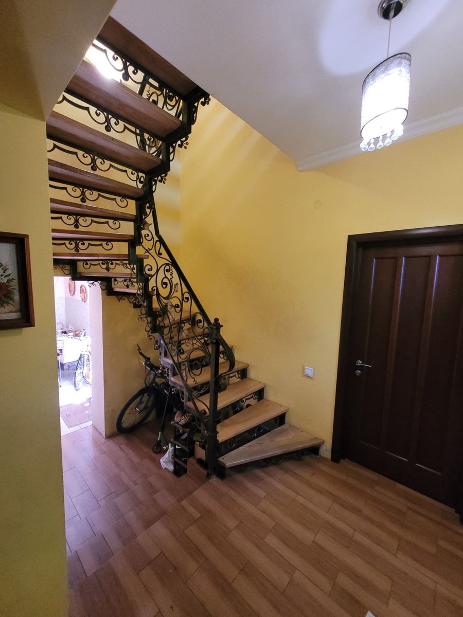 1838433593667671