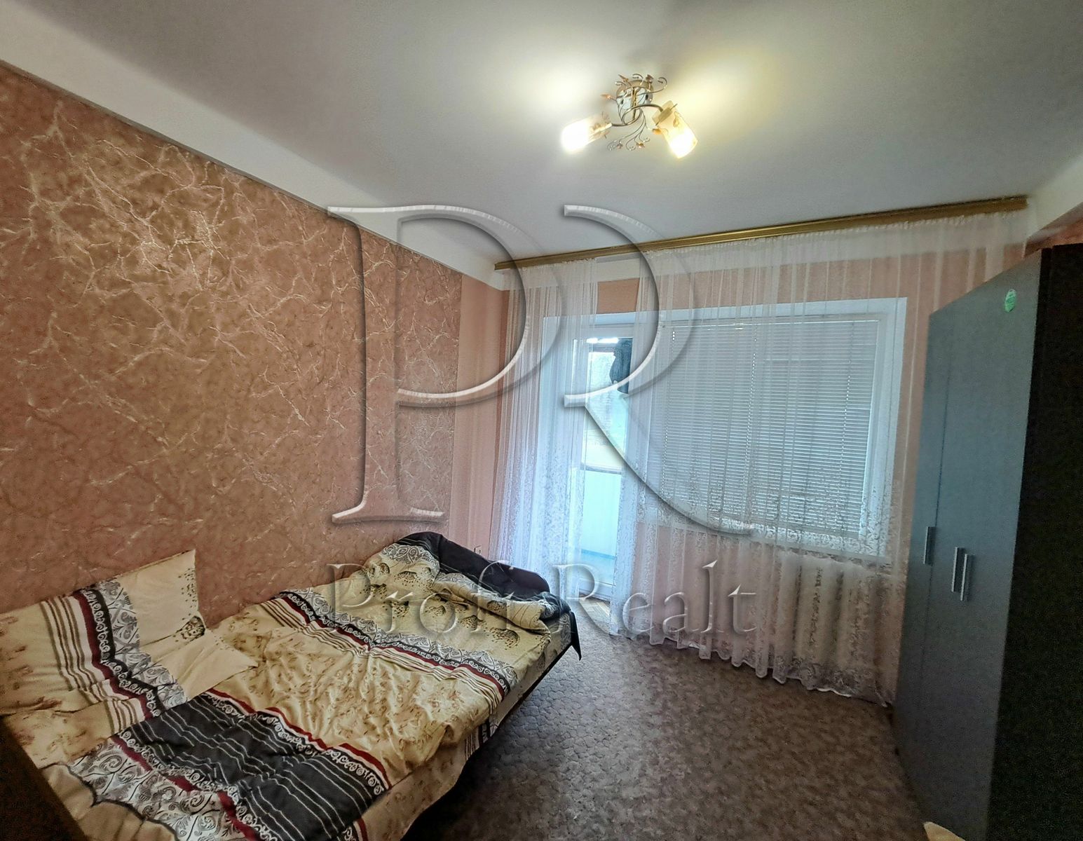 1831355652880673