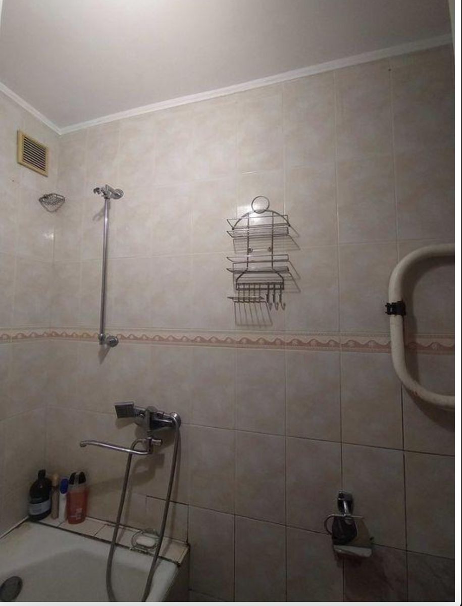 1835896085606673