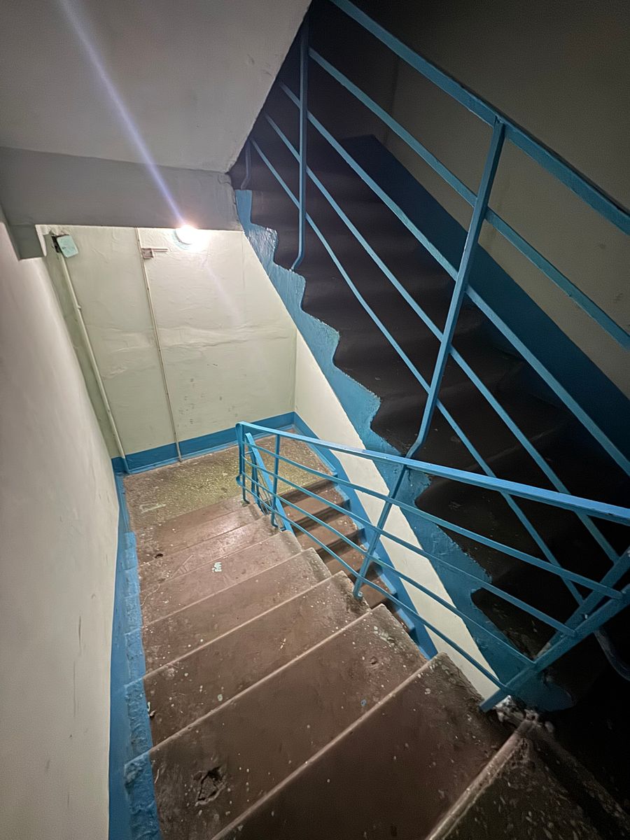 1832825129645674