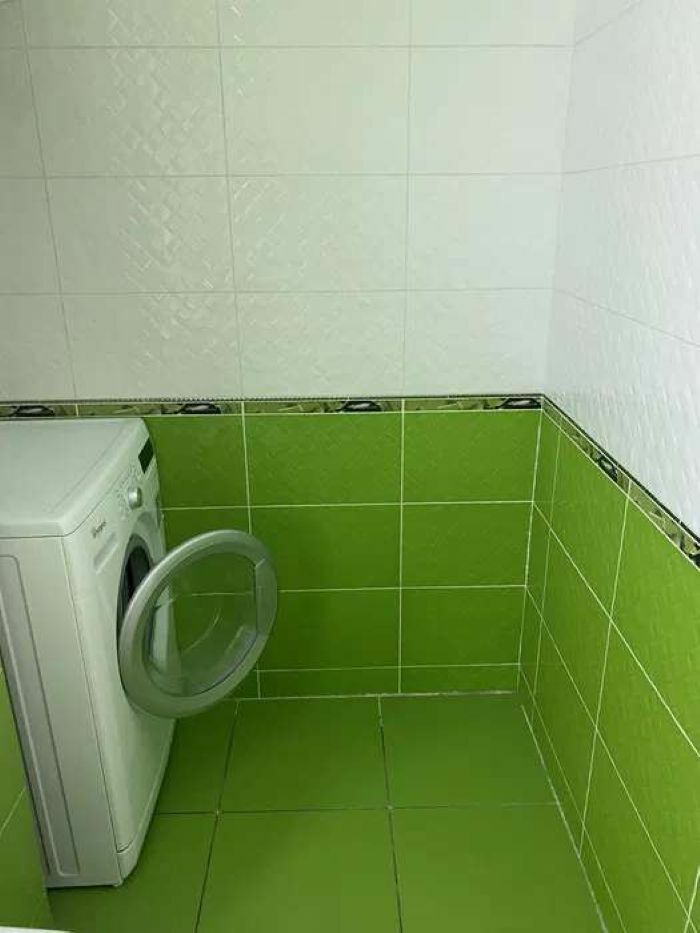 1837178704612676