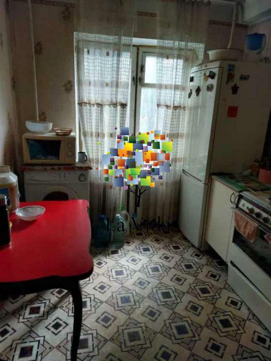 1832634433512677