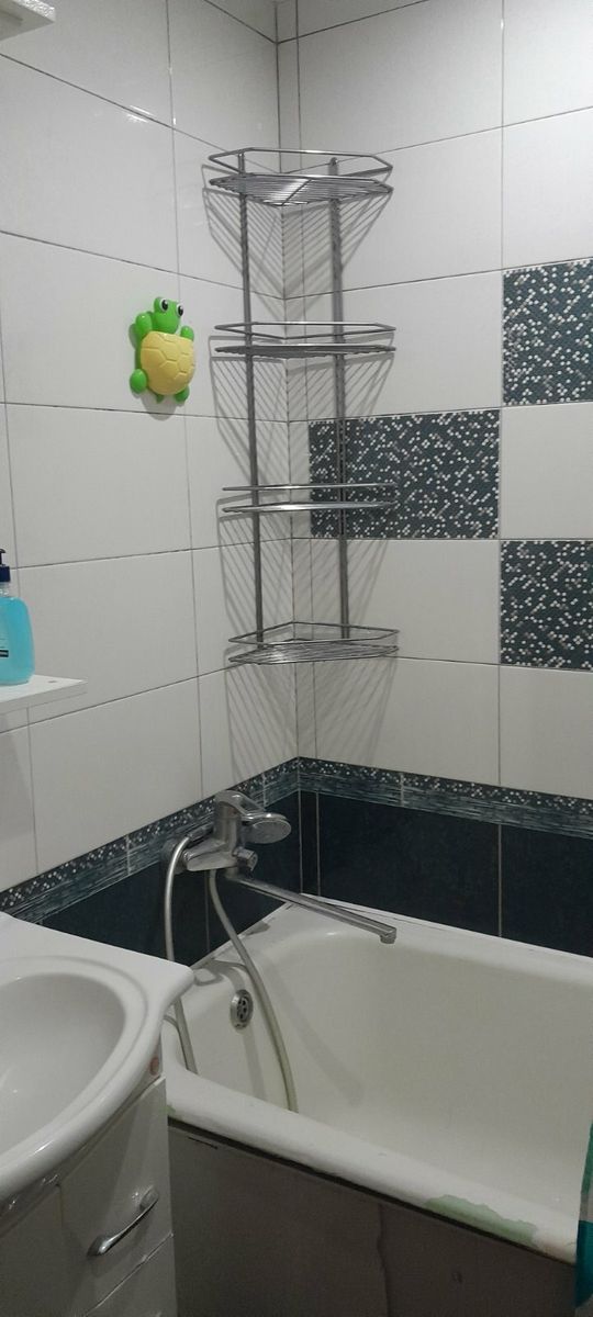 1834075980143678