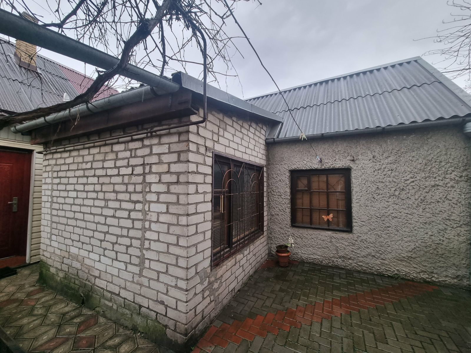 1839007839372678