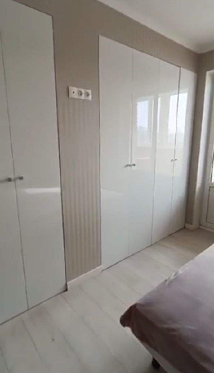 1824656081737679