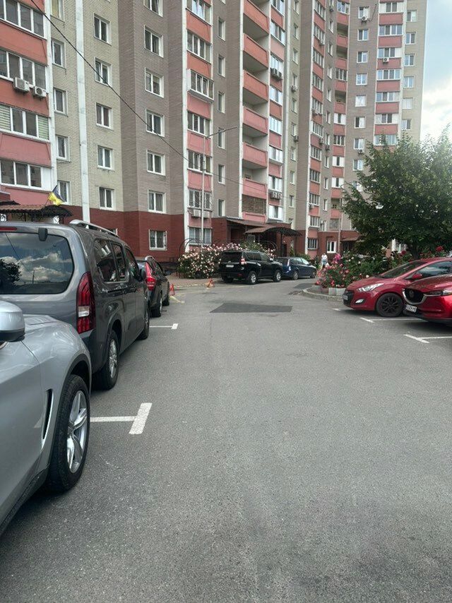 1834270104610679