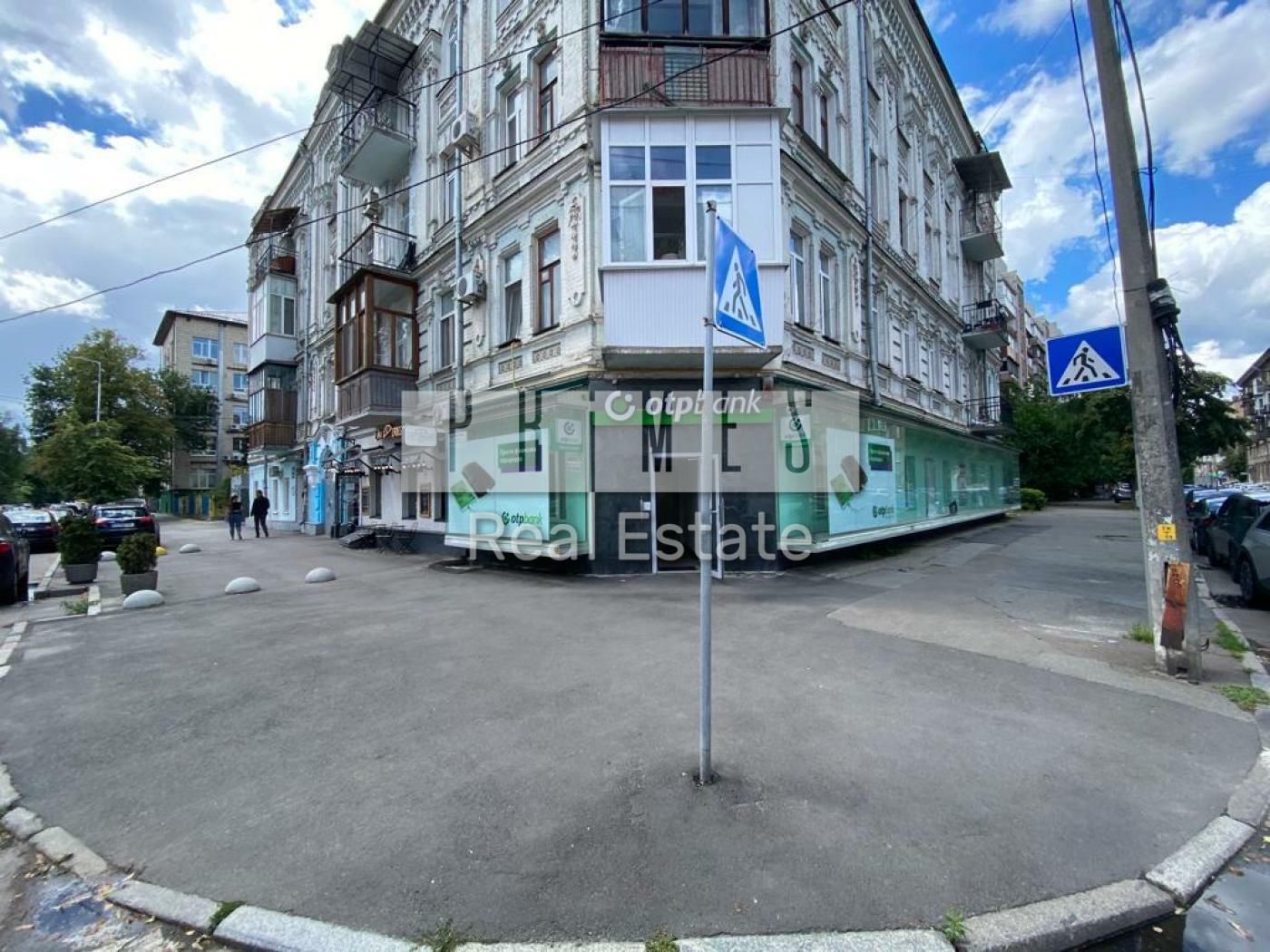 1835909331377679