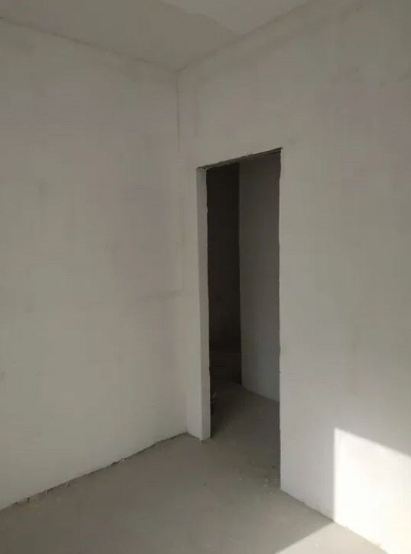 1826581748139680