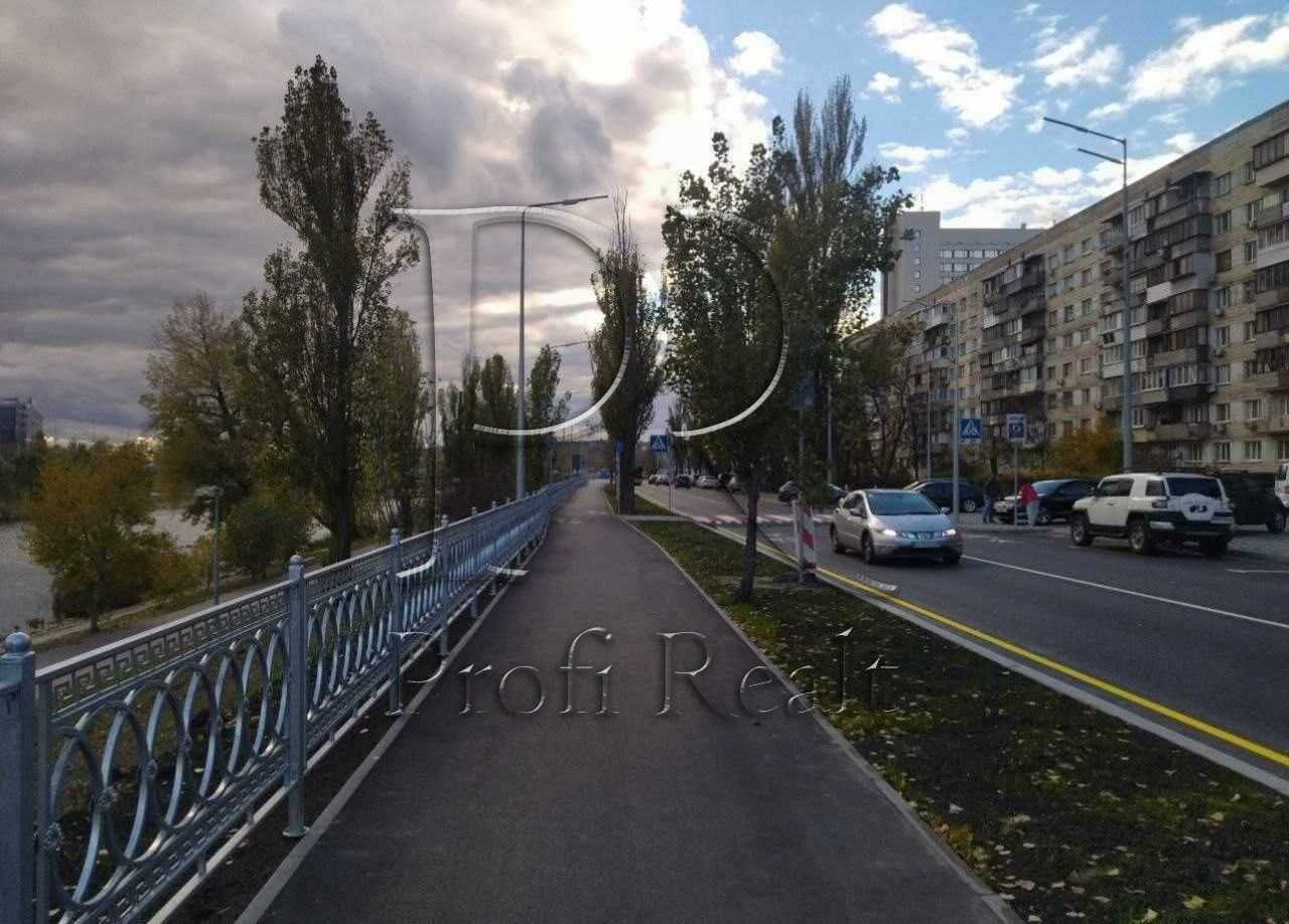 1835165497745682