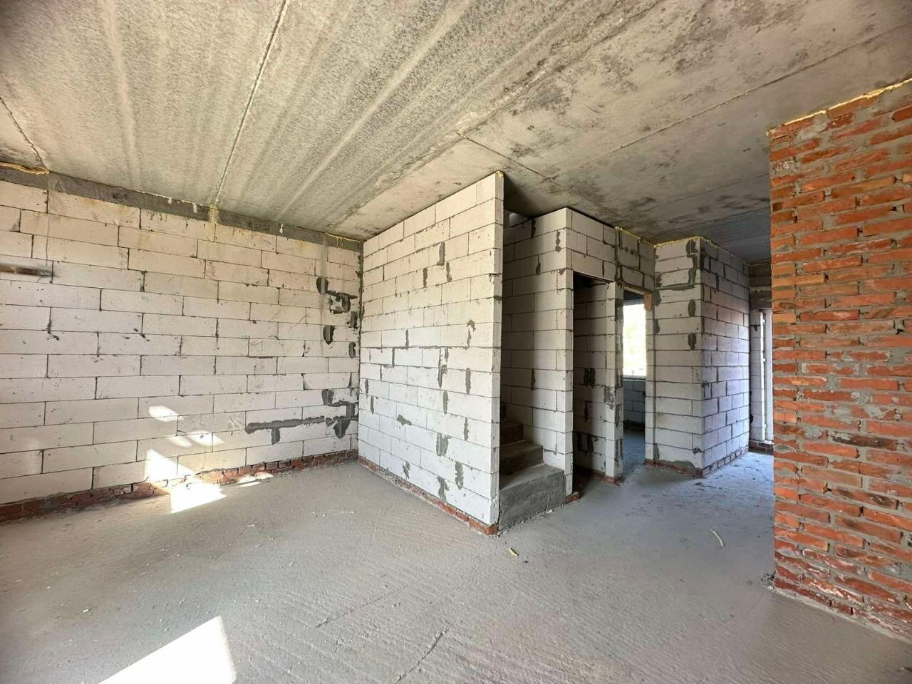 1837652492983682