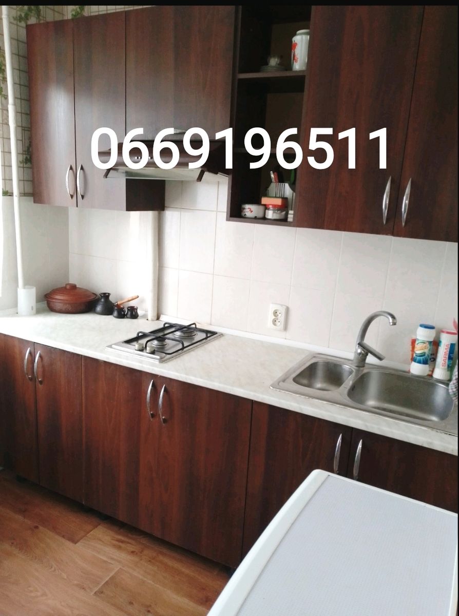 1831353706354685