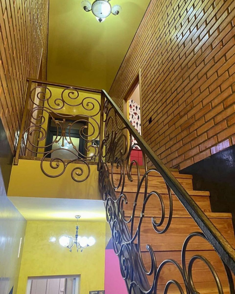 1835375057221685
