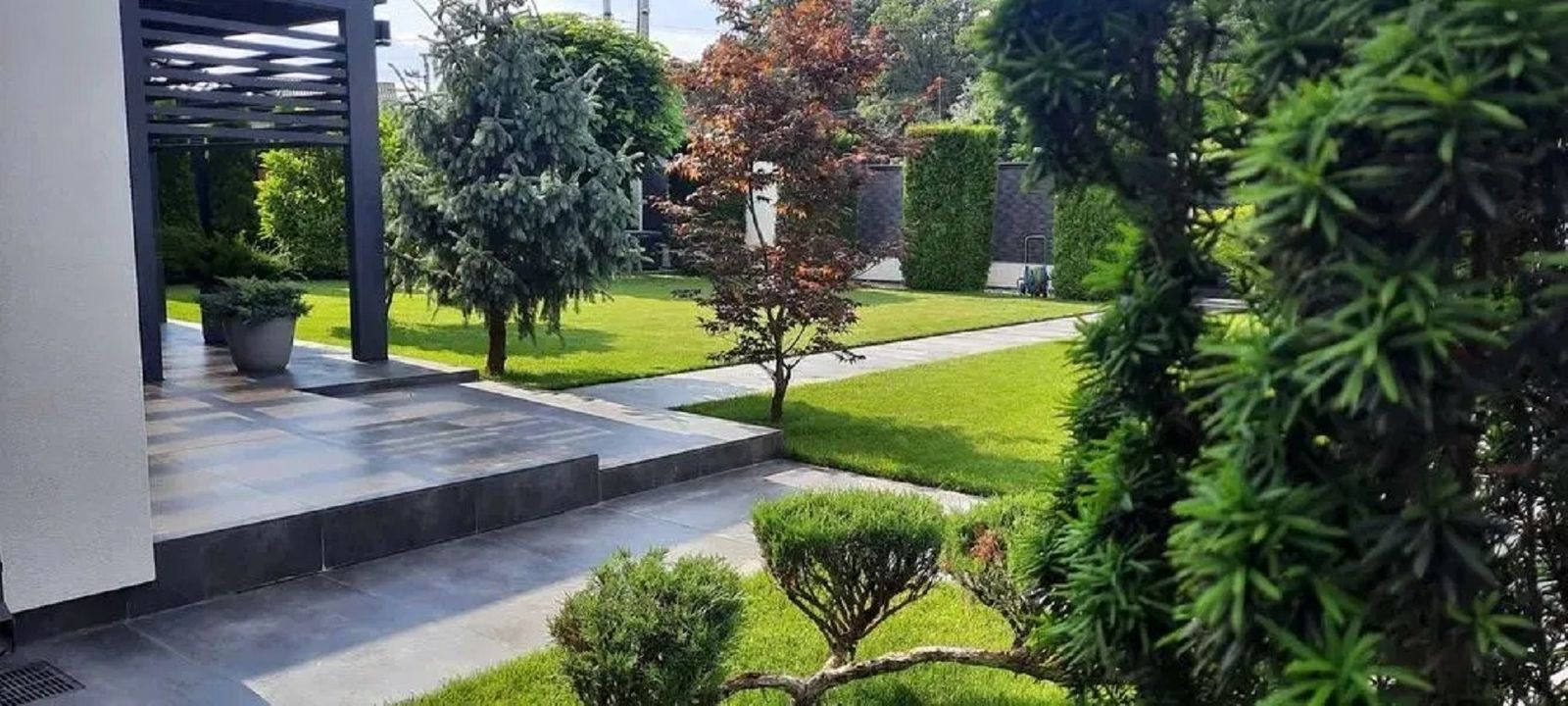 1713584897463686