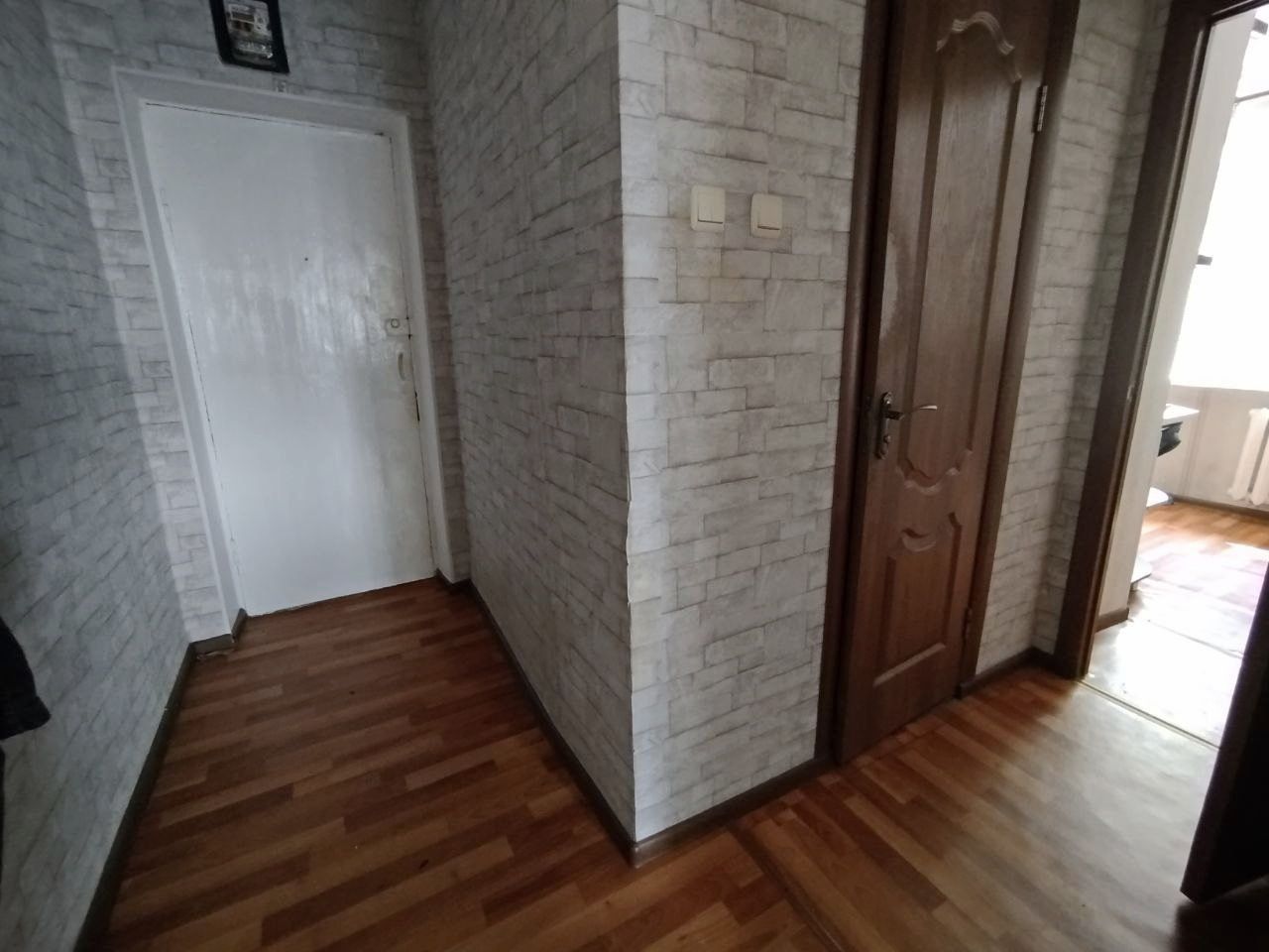 1834628204311689