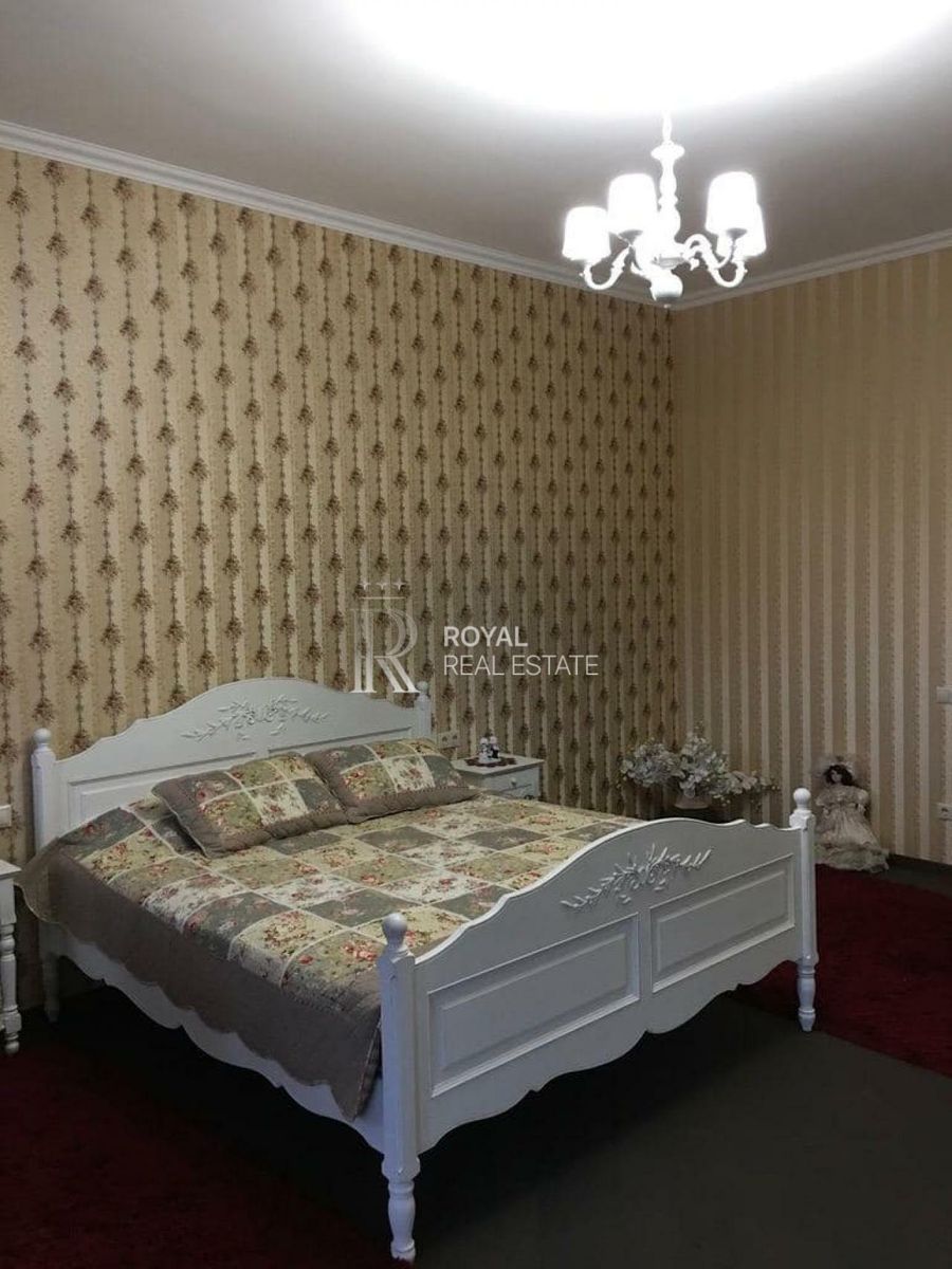 1838156897775689