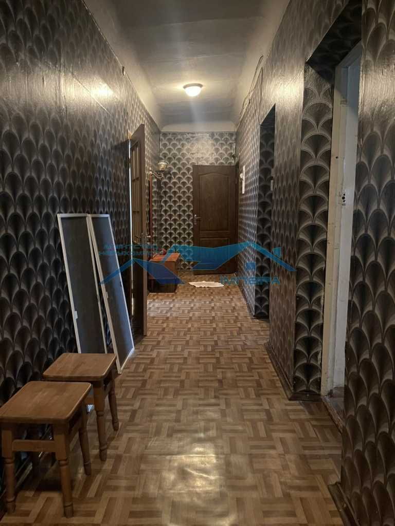 1831467327614692