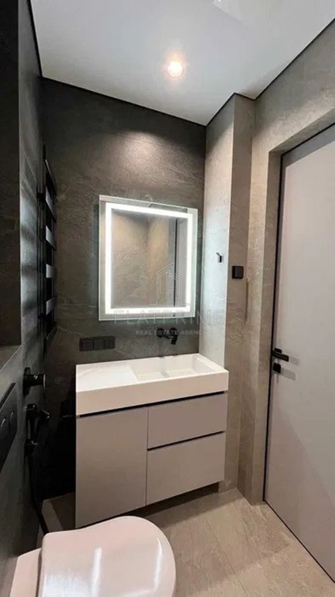 1835171753409693