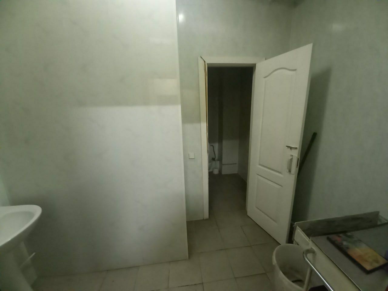 1835656951623693