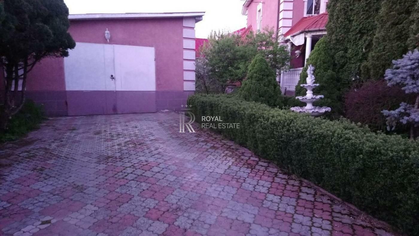 1838170361410693
