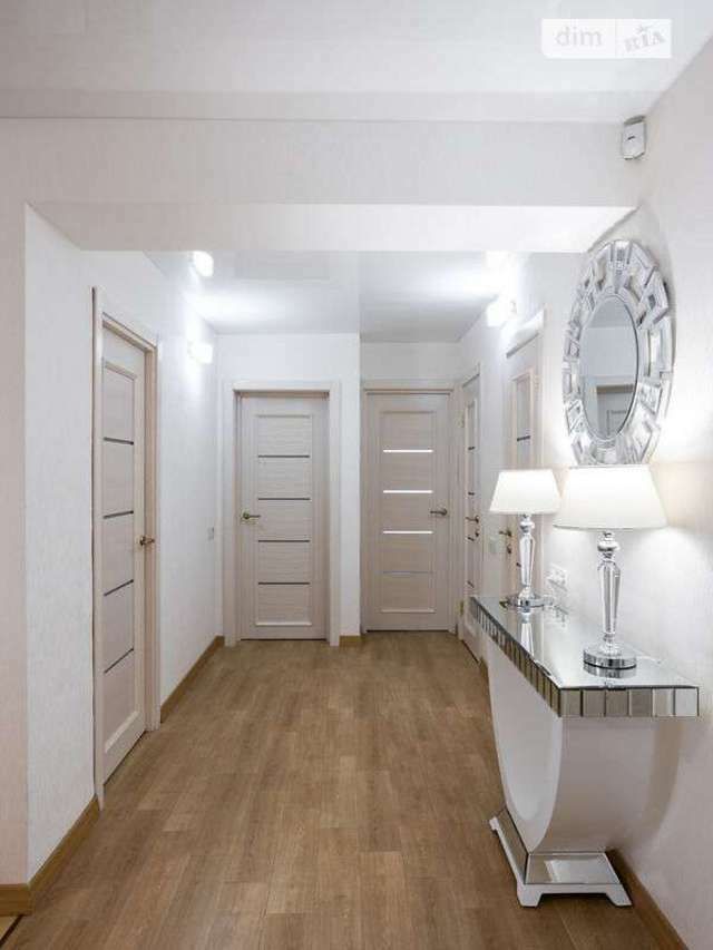 1832634730970695