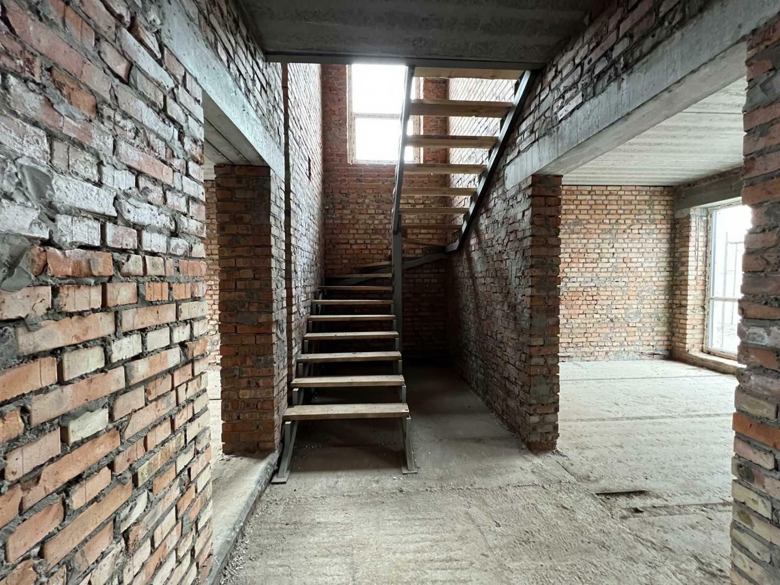 1835461652290695