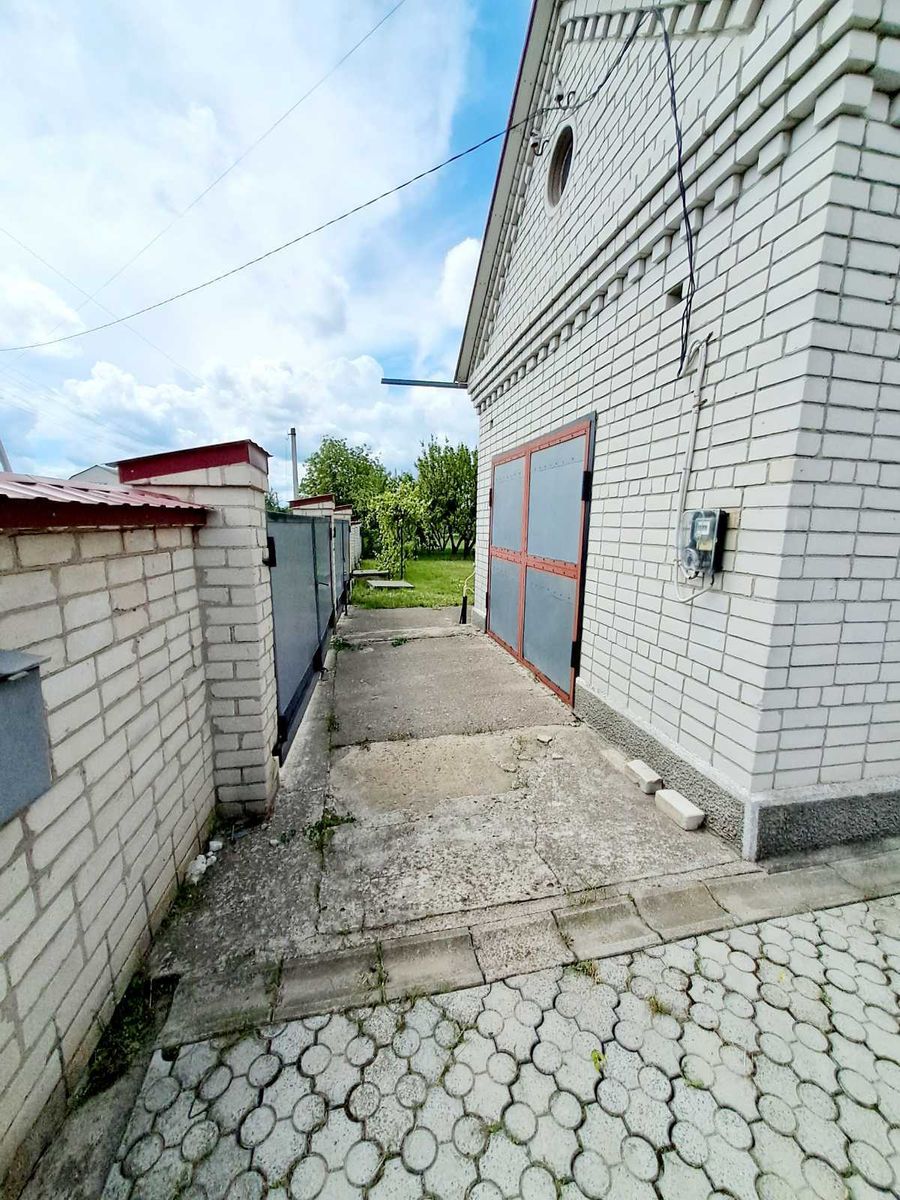 1832654128293696