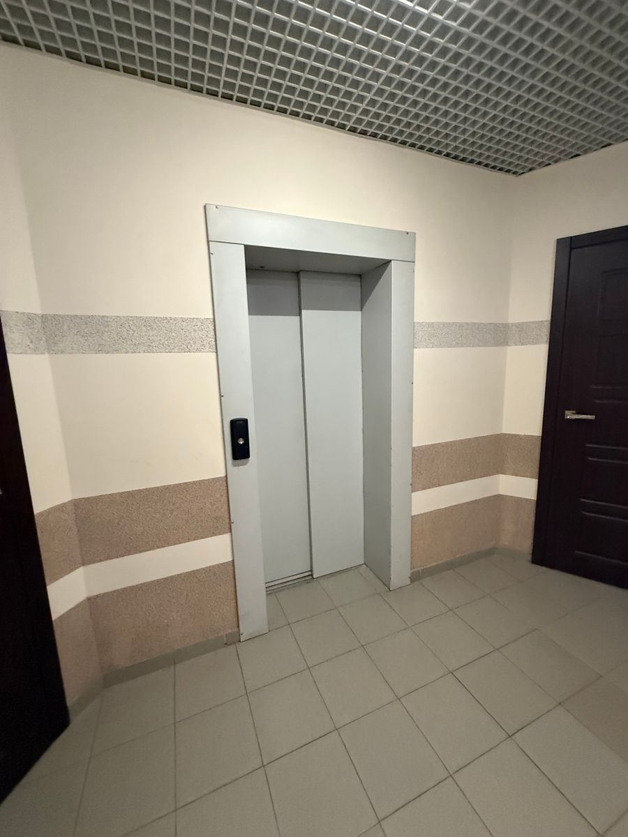 1837930702203696