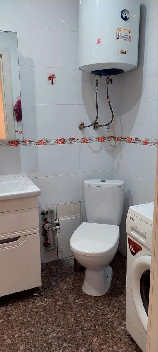 1832165466332698