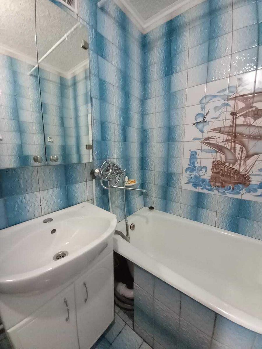 1835848775966698