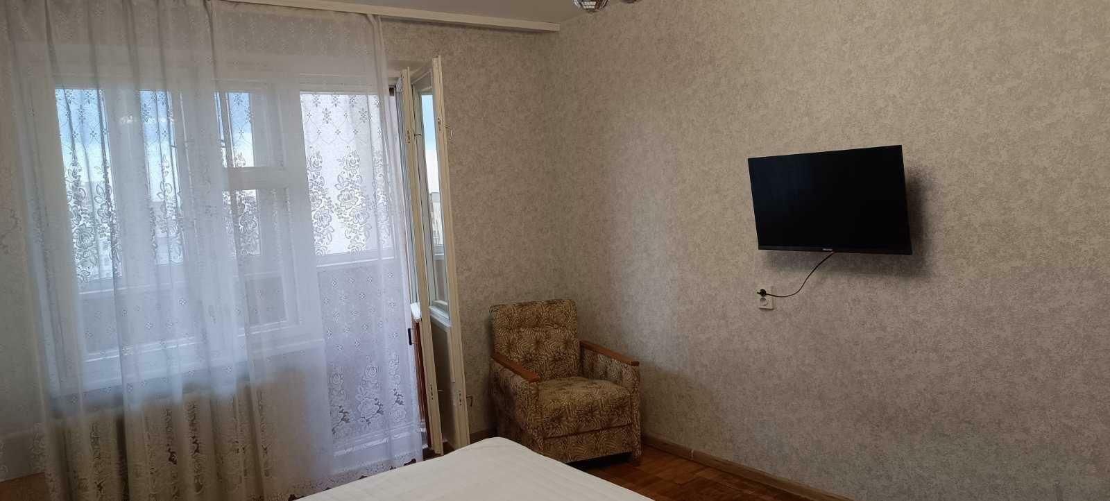 1832633676380699
