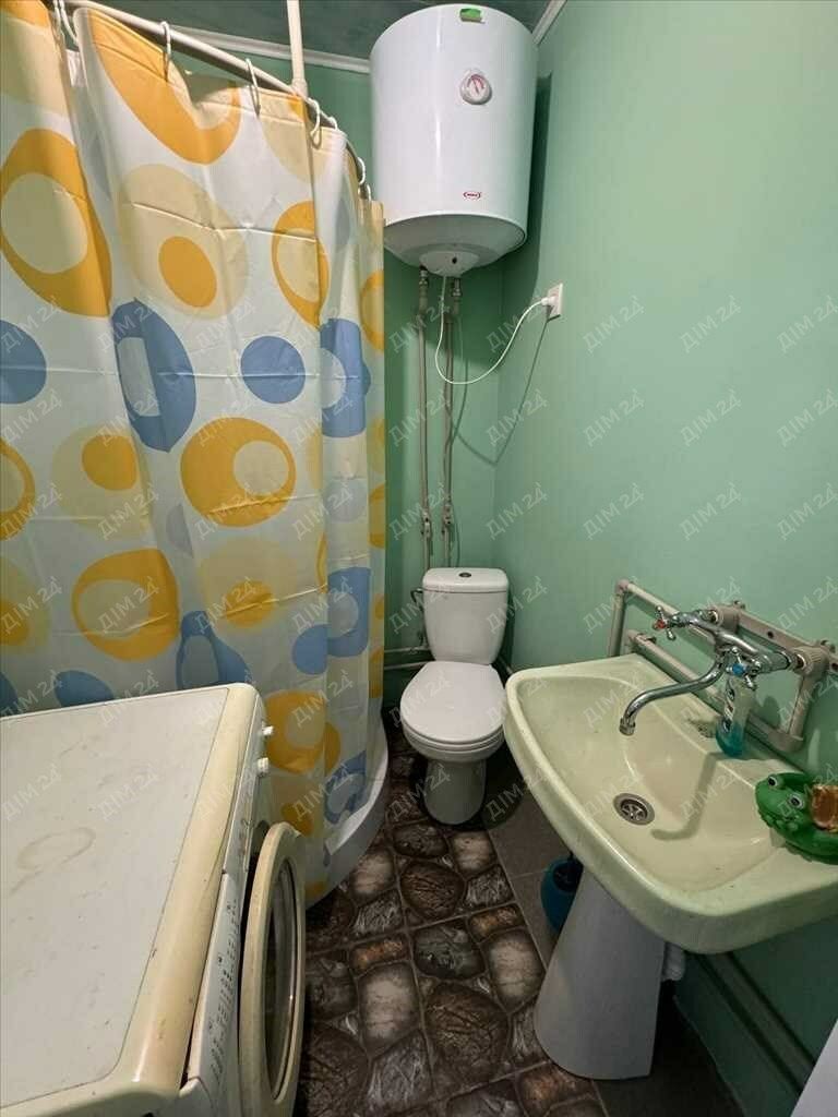 1825670151380007