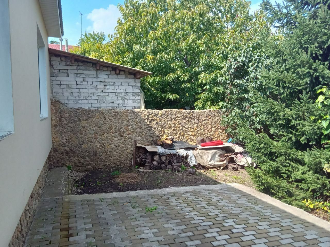 1809907079549700