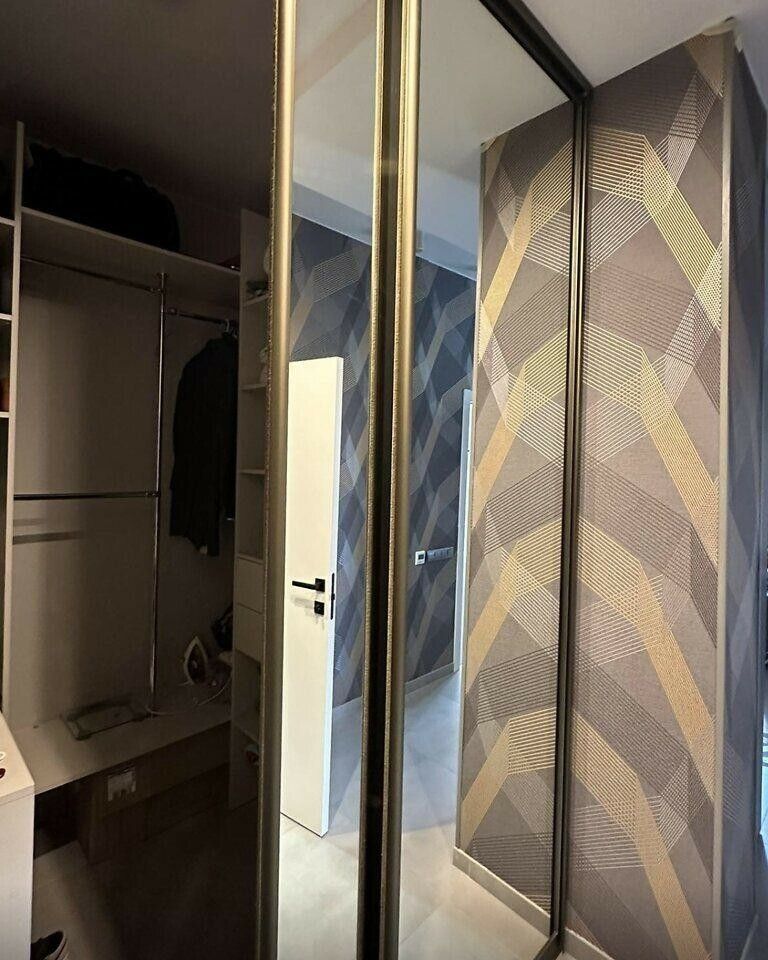 1835905976727700