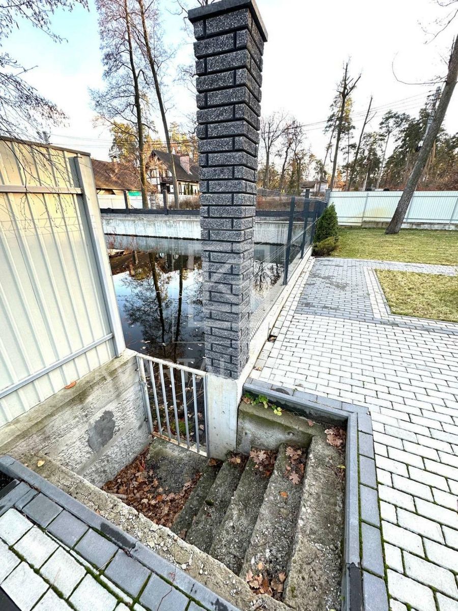 1836992624994701