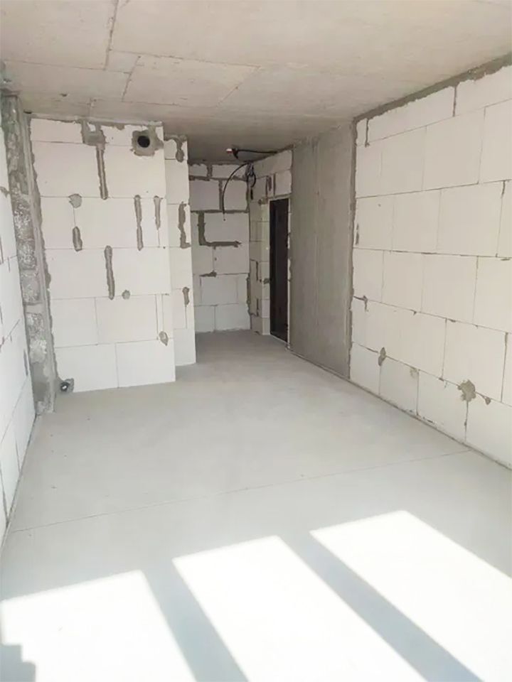 1826020371736702
