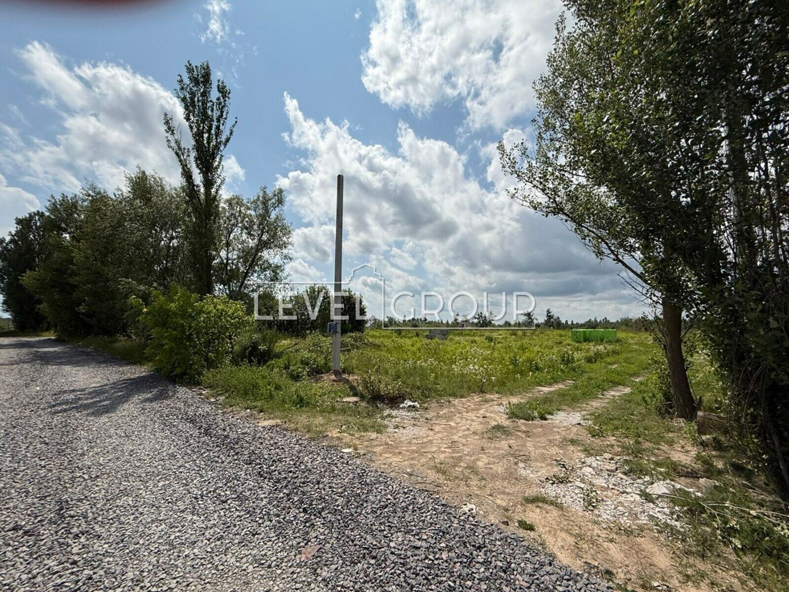 1836718153958702