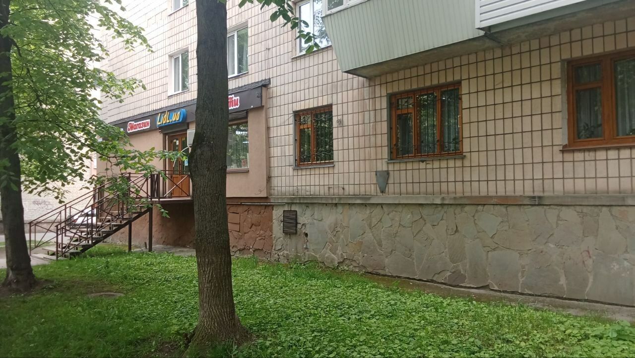 1832385815019704