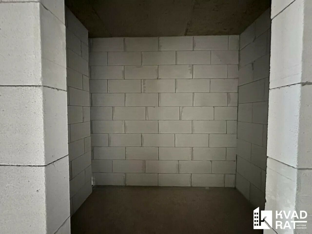 1831660914609705