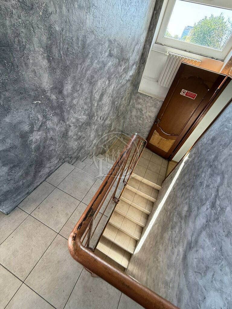 1832549867882705