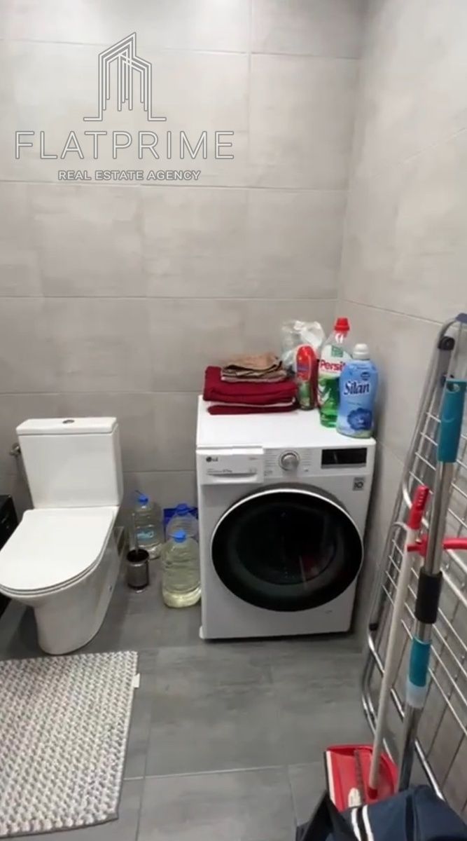 1838256811965705