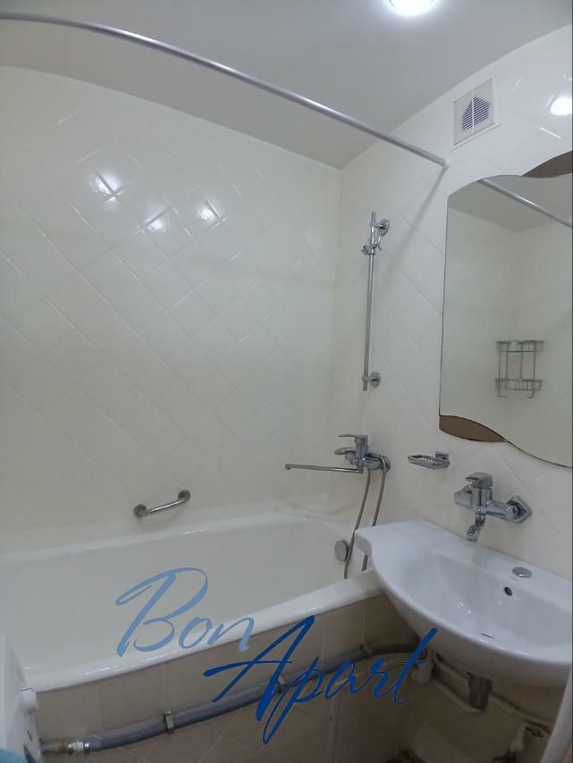 1831643086367706