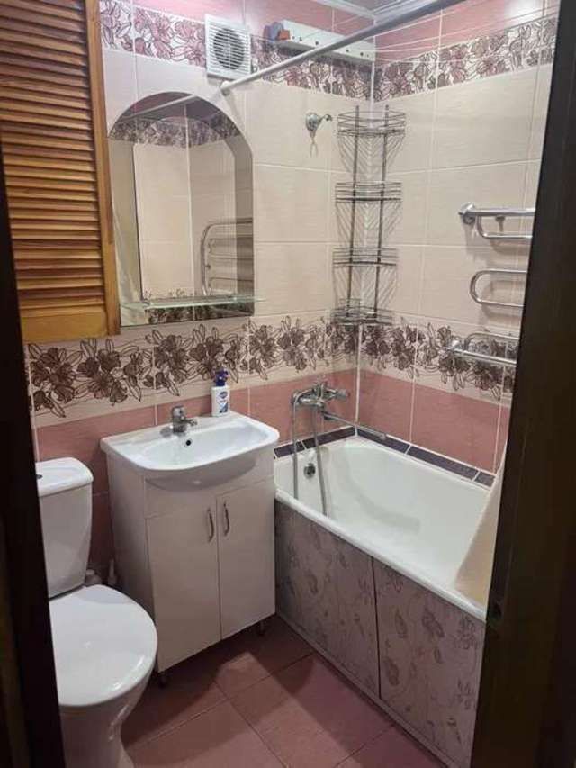 1833823021896709